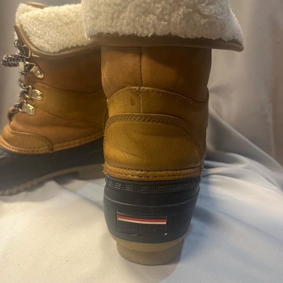 Tommy Hilfiger Brown and Navy Ankle Boots with Faux Fur Lining - Picture 5 of 7